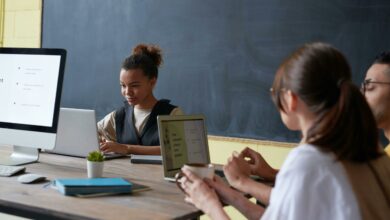 10 cursos técnicos que garantem emprego em até 1 ano