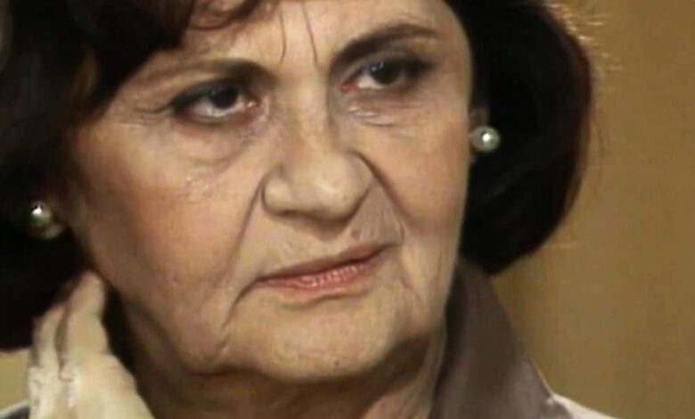 Dona Guiomar vira alvo e é possuída por Alexandre em 'A Viagem'