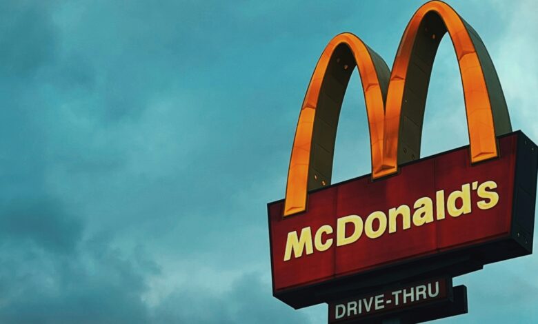 McDonald's pega todos de surpresa e encerra produção no Brasil