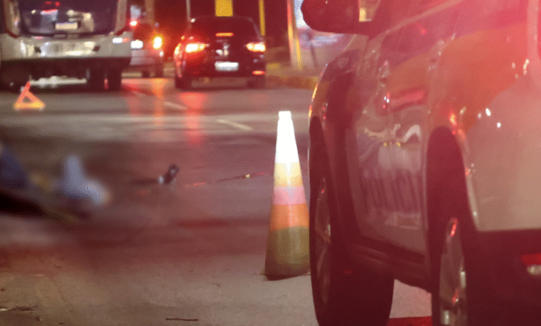 Ciclista morre em acidente com ônibus na Raja Gabaglia, em BH; veja imagens