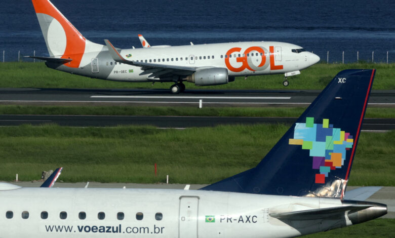 por que AZUL4 caiu 9% e GOLL54 desabou 42% nesta 5ª?