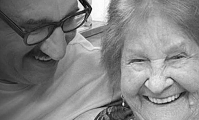 Mãe do apresentador Ratinho morre aos 88 anos