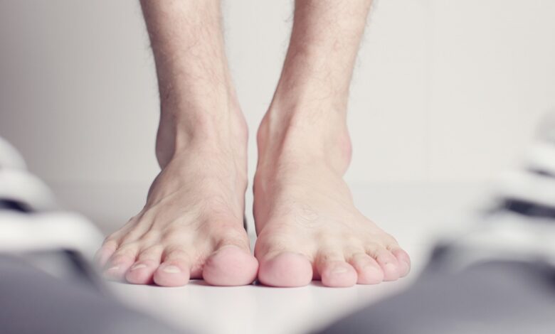Andar descalço no frio aumenta risco de gripe?