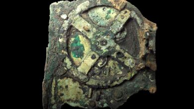 Com 30 engrenagens de bronze e mais preciso que relógios do século XIV, o Mecanismo de Antikythera era um computador analógico grego usado para prever eclipses