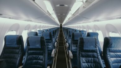 Assentos de avião "quase em pé" causam alvoroço nas redes sociais