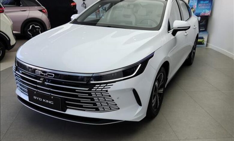 Com R$ 27 mil de desconto, BYD King sai por menos que Toyota Corolla – Fipe Carros