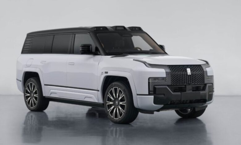BYD Yangwang U8L abre pré-venda em 31 de julho com detalhes em ouro 24 – Fipe Carros