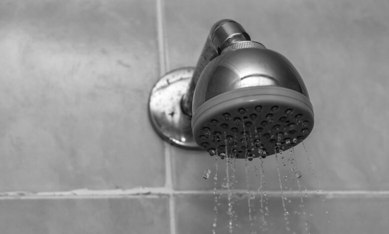 Menos banho no frio: o que a ciência diz sobre isso?