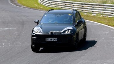 Primeiro SUV elétrico da Bentley é flagrado em testes na Alemanha