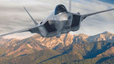 Com velocidade de 1.900 km/h e capaz de ficar invisível aos radares, o caça F-35 custa R$ 1 bilhão por unidade e seu capacete vale mais que uma Ferrari