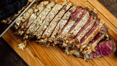 Carne com ouro comestível vira sensação nos restaurantes chiques