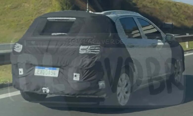 novo SUV do Chevrolet Onix é visto rodando pela primeira vez
