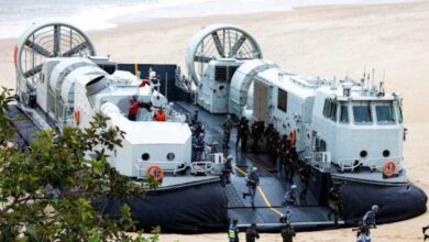 Navios de assalto anfíbio e porta-helicópteros gigantes: China amplia frota militar com foco estratégico no Indo-Pacífico