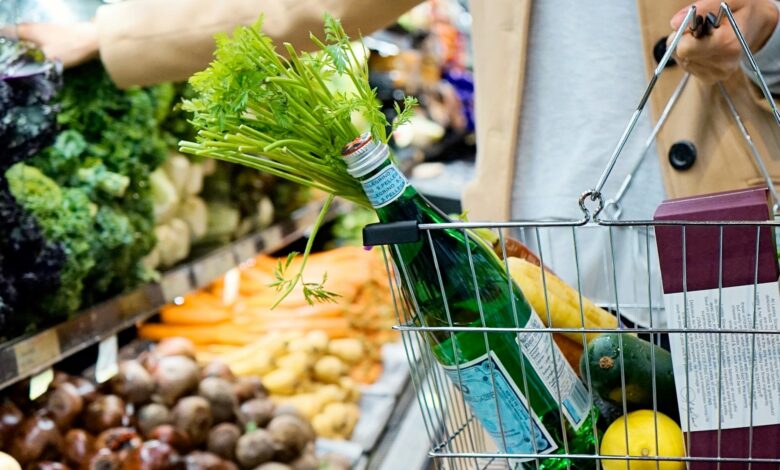 Dicas simples para gastar menos no mercado e economizar de verdade