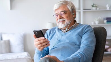 6 dicas para idosos usarem o celular com facilidade