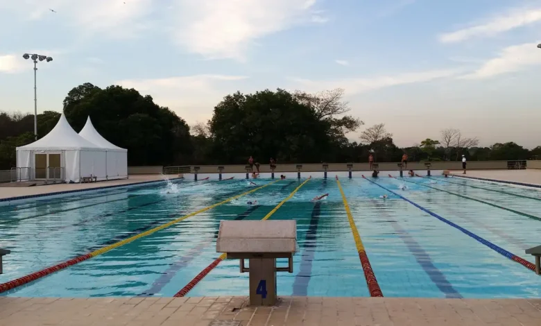 Pode entrar na piscina depois de comer? Descubra a verdade