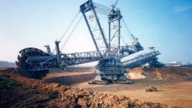 Com 13.500 toneladas e 16,5 MW de energia, Bagger 288 é controlada por só 5 pessoas em operação contínua