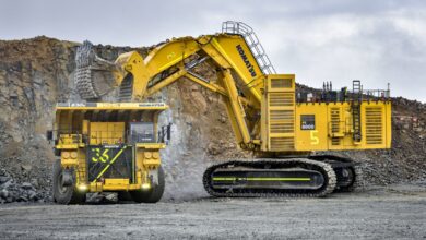 Mesmo com motores Tier 4, Komatsu PC8000 ainda depende de mais de mil litros de diesel por hora sob carga extrema