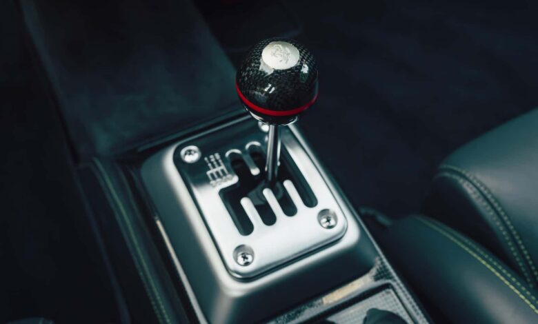 Quer uma Ferrari manual? Então procure um clássico, diz a marca