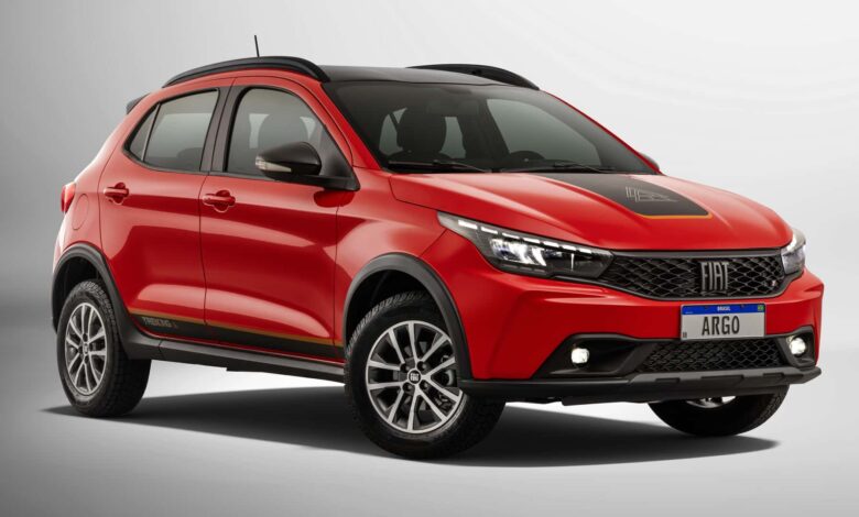 Fiat Argo Trekking 2026 volta a ter câmbio manual, mas é mais caro que o Pulse