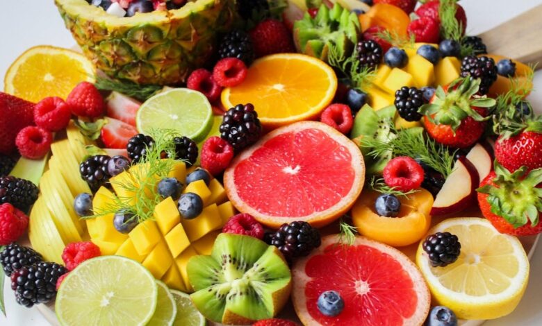 Nutricionista revela as frutas que podem ser vilãs na sua dieta