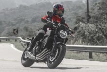 Honda CB 650R E-Clutch 2026 dá adeus à embreagem se você quiser