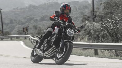 Honda CB 650R E-Clutch 2026 dá adeus à embreagem se você quiser
