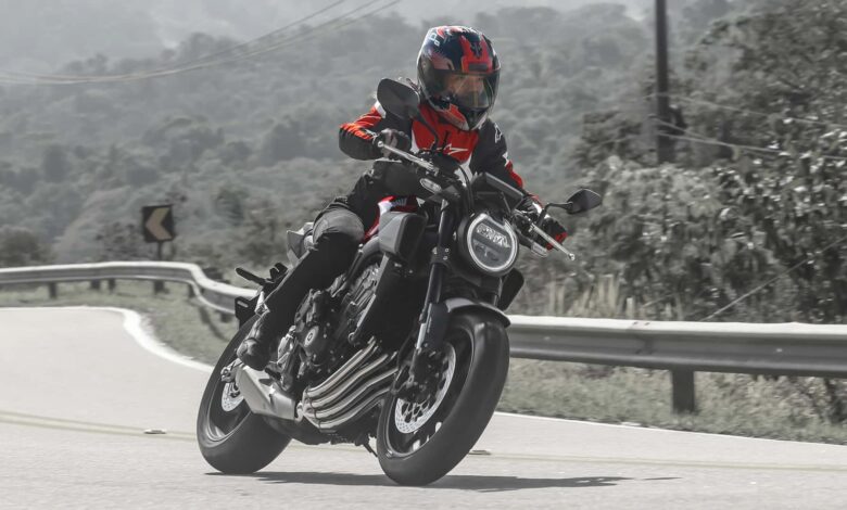 Honda CB 650R E-Clutch 2026 dá adeus à embreagem se você quiser