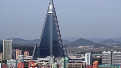 O hotel soviético de 330 metros de altura e 1.000 quartos que nunca recebeu um hóspede: Ryugyong, o arranha-céu inacabado que assombra Pyongyang há mais de 30 anos