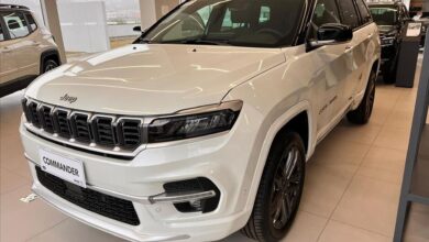 Jeep anuncia Commander Blackhawk com descontão de R$ 47.740 para CNPJ