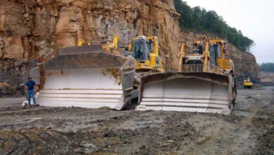 Komatsu D575A‑3 Super Dozer desloca 150 toneladas por ciclo com 1.150 hp e só 10 unidades foram fabricadas