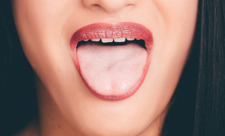Saiba como evitar o mau hálito com cuidados simples com os dentes e a higiene bucal, prevenindo gengivite e periodontite!
