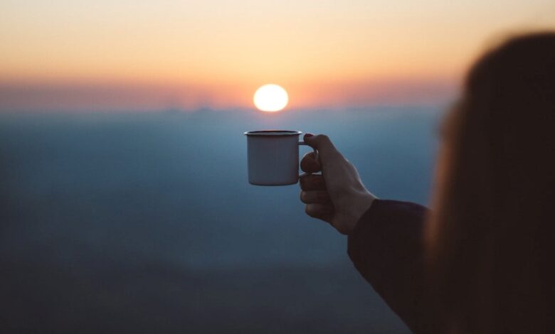 Como o horário que você toma café influencia sua saúde