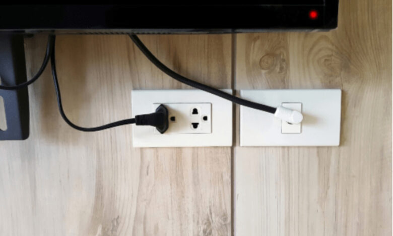 Na busca constante por economia doméstica, muitos se perguntam: qual é o maior consumidor de energia elétrica da casa? Aparelhos em standby!