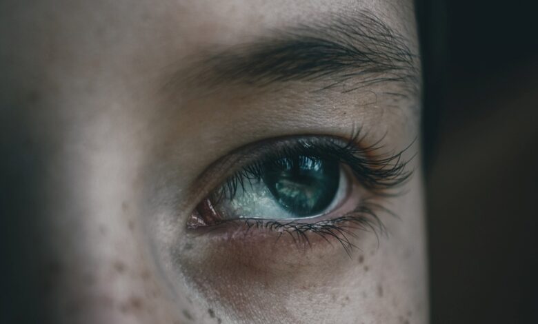 Olhos podem revelar sinais precoces de Alzheimer