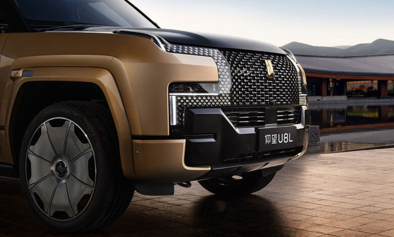 BYD dá início à pré-venda do Yangwang U8L, novo SUV de luxo chinês