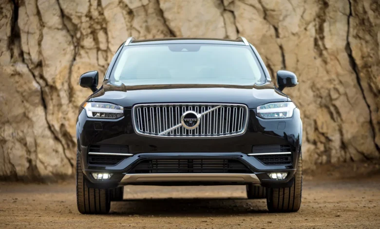 Produtor de cinema processa Volvo por danos auditivos provocados por som alto do XC90
