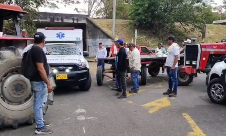 Más de 300.000 pasajeros atrapados y $6.000 millones en pérdidas por el paro arrocero que el Gobierno no logra frenar