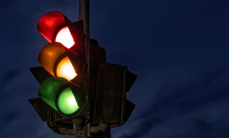Novos semáforos inteligentes podem transformar o trânsito nas cidades brasileiras
