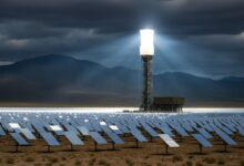 A usina termosolar mais cara do mundo virou um dos maiores fracassos ambientais, e foi derrubada por pássaros e por simples painéis fotovoltaicos