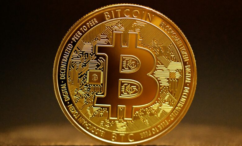 Bitcoin renova máxima histórica e é negociado a US$ 113 mil | Criptomoedas