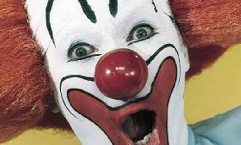 Bozo abrindo a boca surpreso