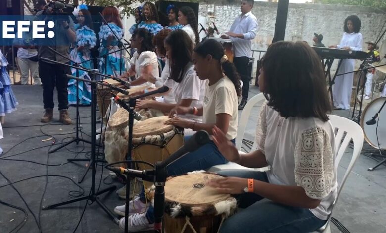 Colegios de Santa Marta celebran 500 años de la ciudad con regalos musicales del Gobierno