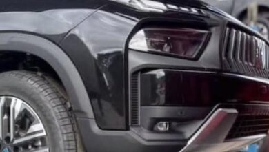 Detalhe da nova Fiat Toro, com grande formada por aletas verticais e novo para-choque