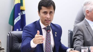 Deputado Duarte Jr. (PSB-MA) fala em comissão da Câmara dos Deputados