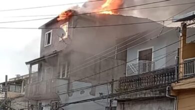 Click Guarulhos flagra incêndio em residência no Jardim Iporanga