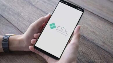 Pix faz uso de dinheiro físico encolher no Brasil, mostra pesquisa do Google | Finanças