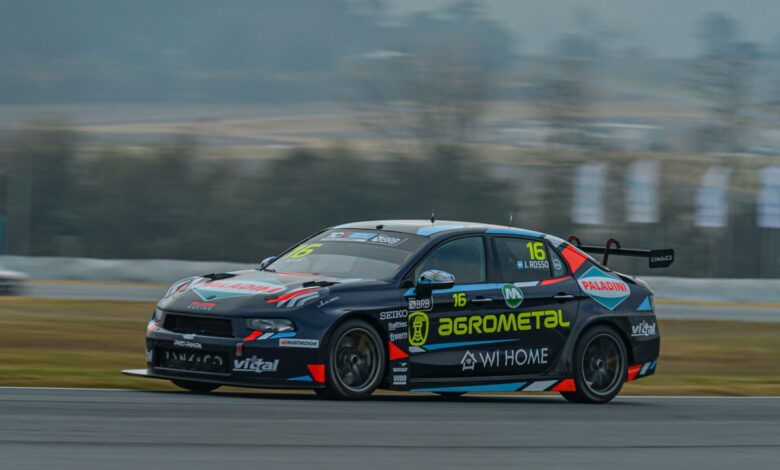Rosso domina corrida 2 em Mercedes