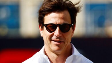 Wolff admite ter dado soco em Raikkonen para defender Russell