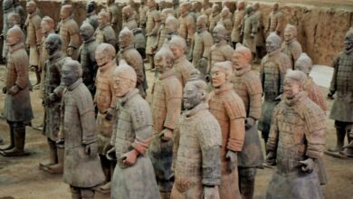 Arqueólogos chineses fizeram uma descoberta histórica ao encontrar mais de 100 soldados de terracota em uma escavação perto de Xi